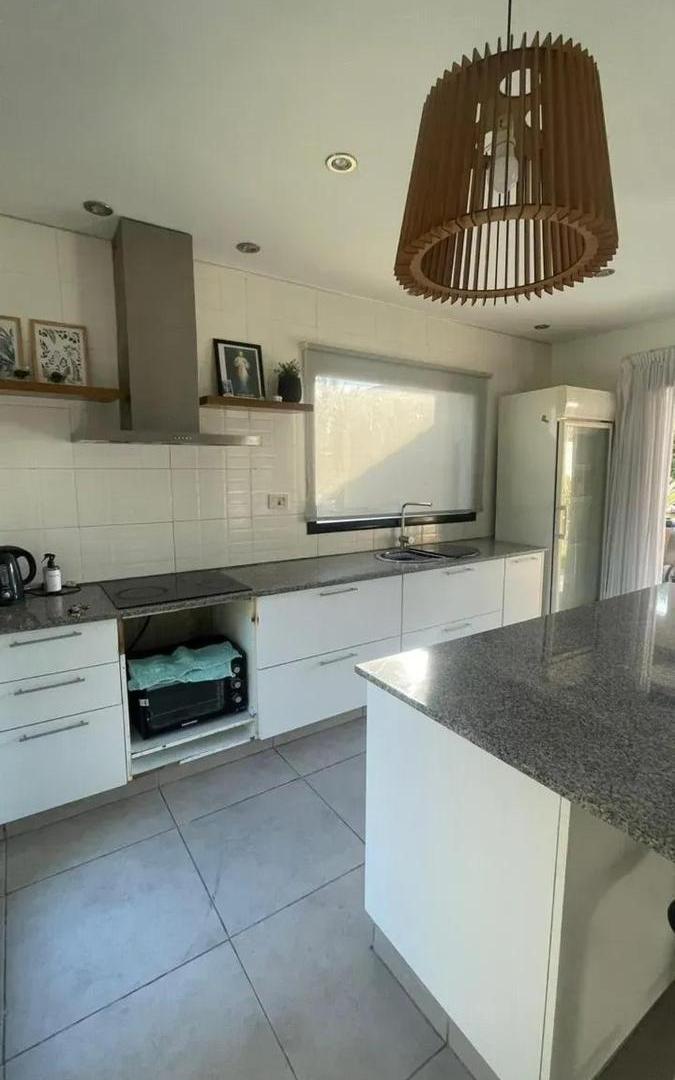Foto de Casa en venta - 2 Dormitorios 2 Baños - La Plata, imagen 1