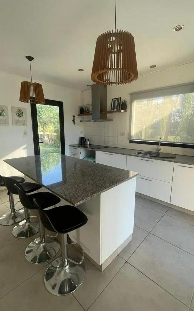 Foto de Casa en venta - 2 Dormitorios 2 Baños - La Plata, imagen 5