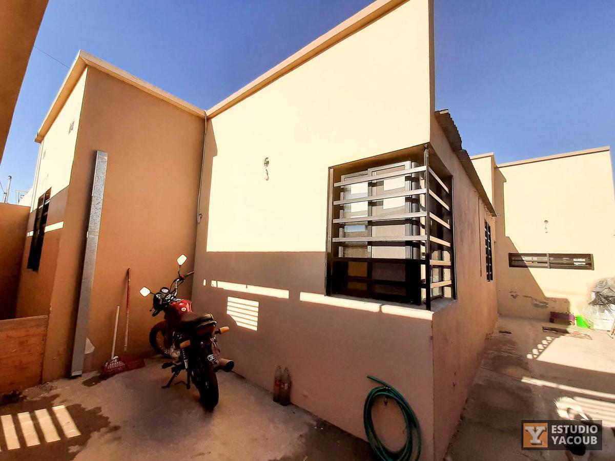Casa en alquiler - 3 dormitorios 2 baños - 280mts2 - Manuel B. Gonnet