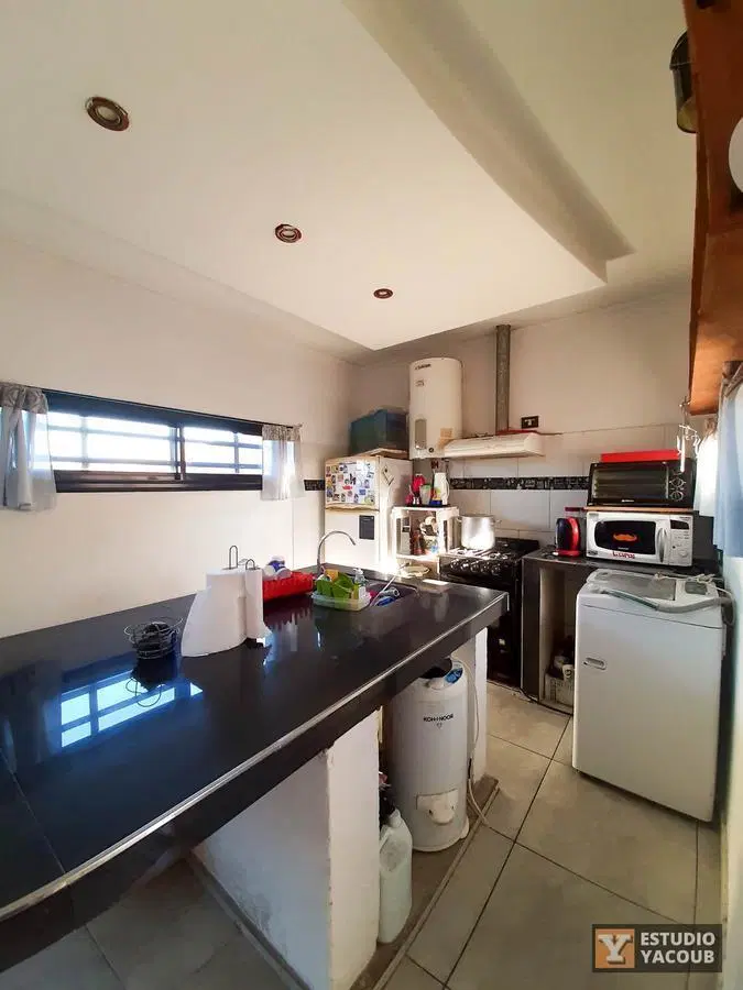 Casa en alquiler - 3 dormitorios 2 baños - 280mts2 - Manuel B. Gonnet 4