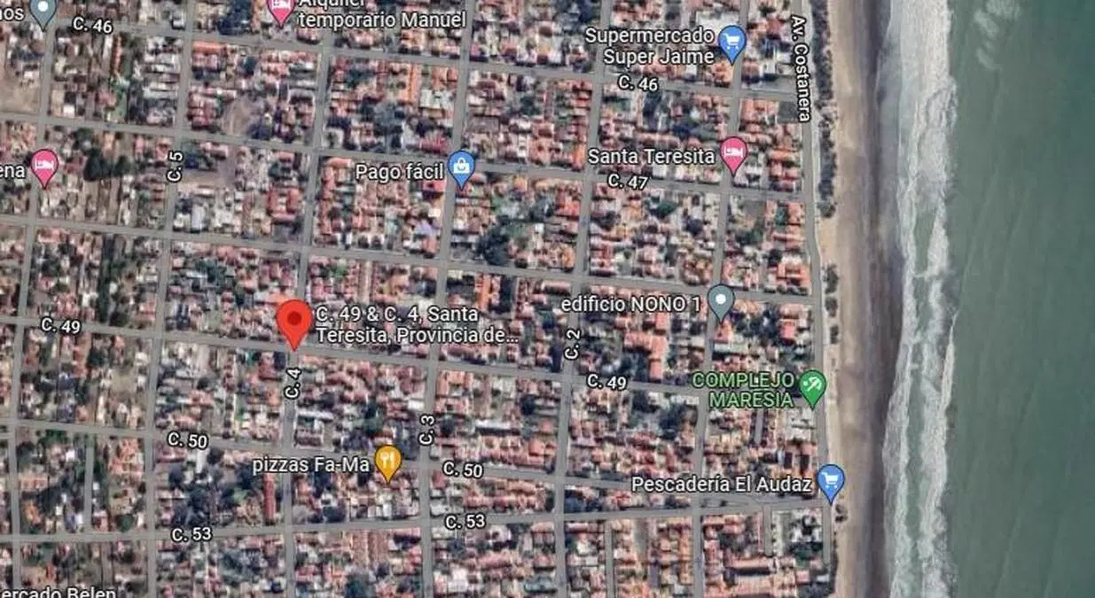 Casa en venta - 2 dormitorios 1 baño - 2 cocheras patio - 100mts2 - Santa Teresita 1