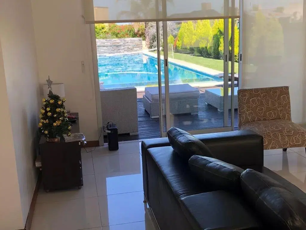 Casa en venta - 4 Dormitorios 5 Baños - Cocheras - 330Mts2 - Escobar 4