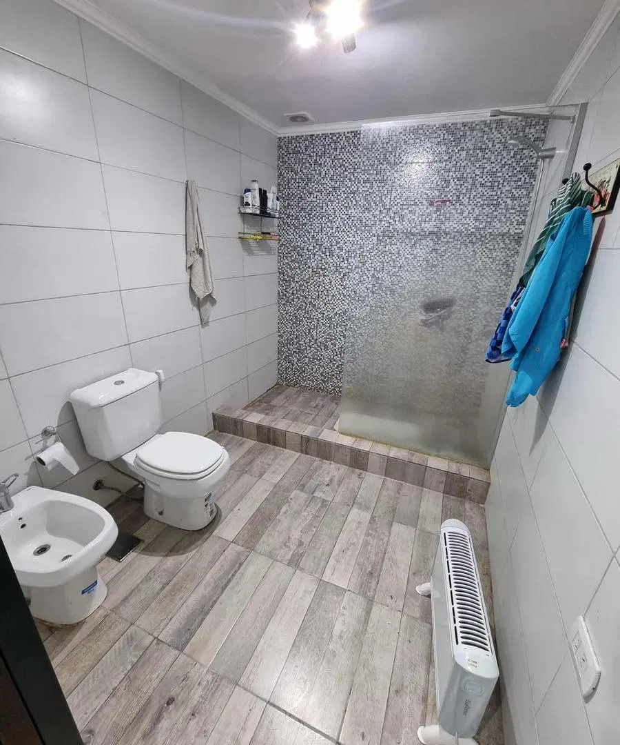 Casa en venta - 2 Dormitorios 2 Baños - 907Mts2 - Las Casuarinas, Luján 3