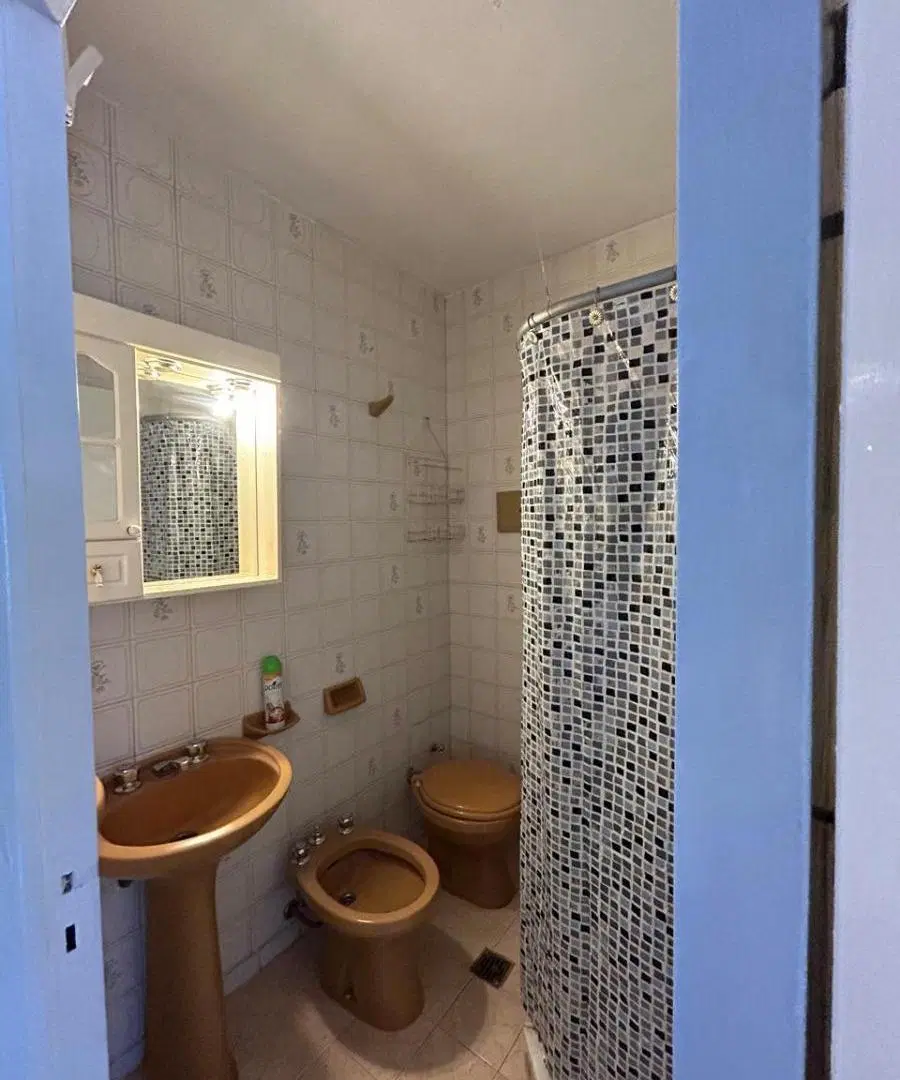 Departamento en venta - 2 Dormitorios 1 Baño - Cochera - 71Mts2 - Avellaneda 5