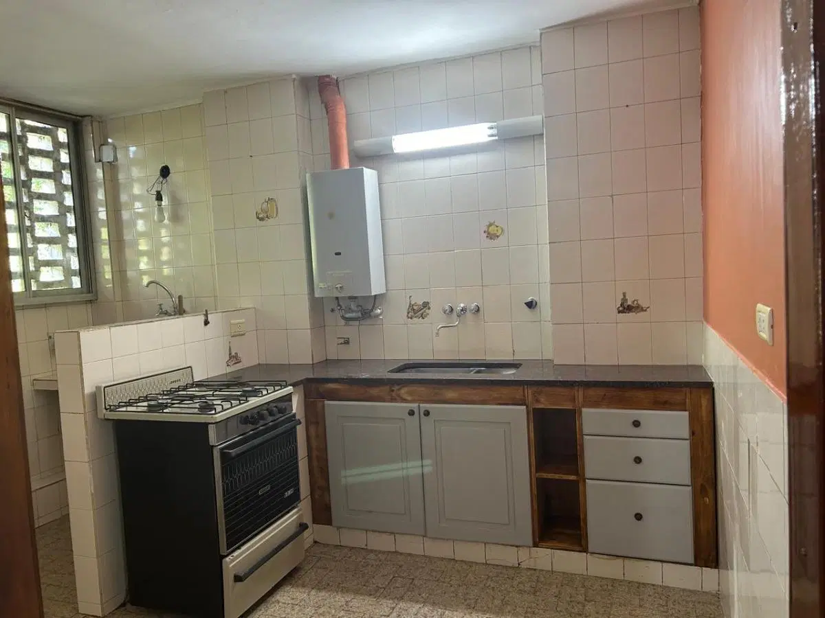 Departamento en venta - 2 Dormitorios 1 Baño - Cochera - 71Mts2 - Avellaneda 1