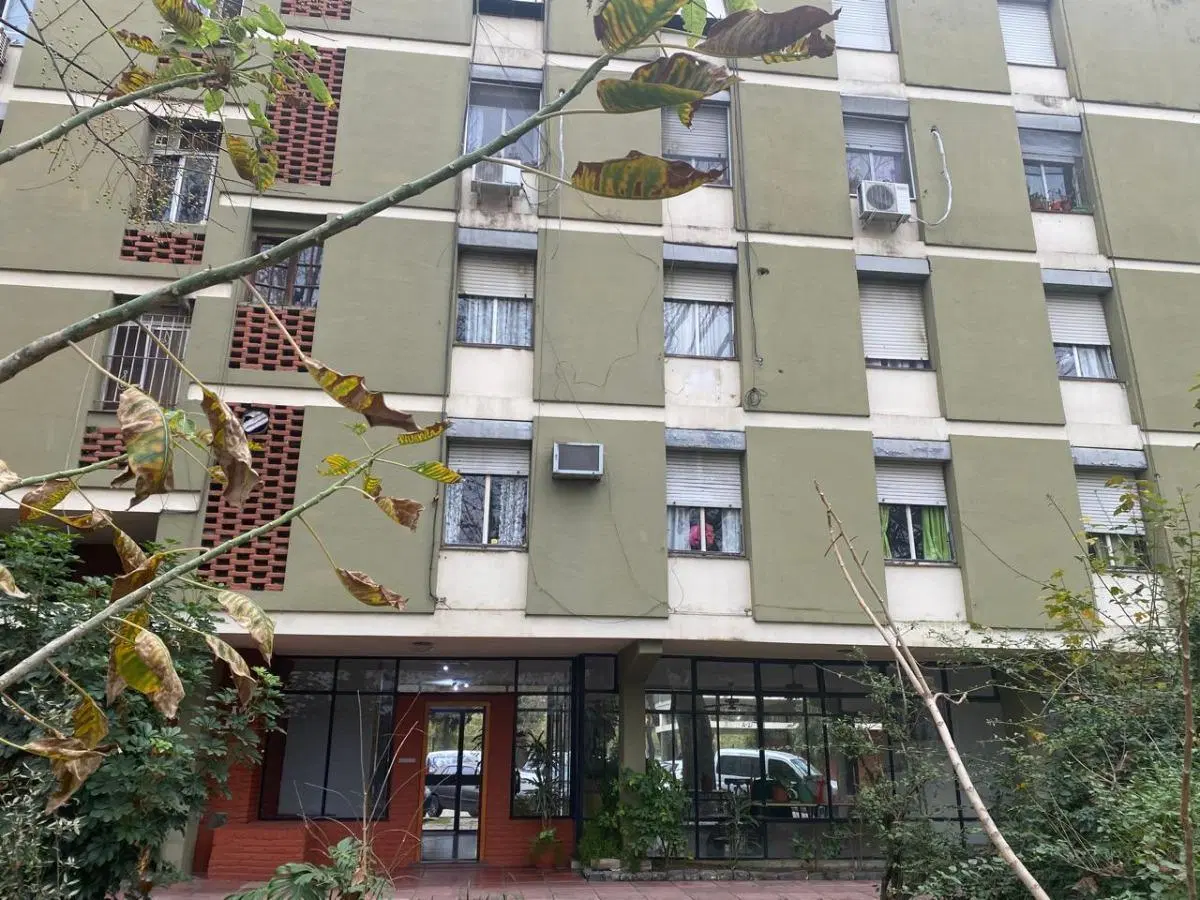 Departamento en venta - 2 Dormitorios 1 Baño - Cochera - 71Mts2 - Avellaneda 2