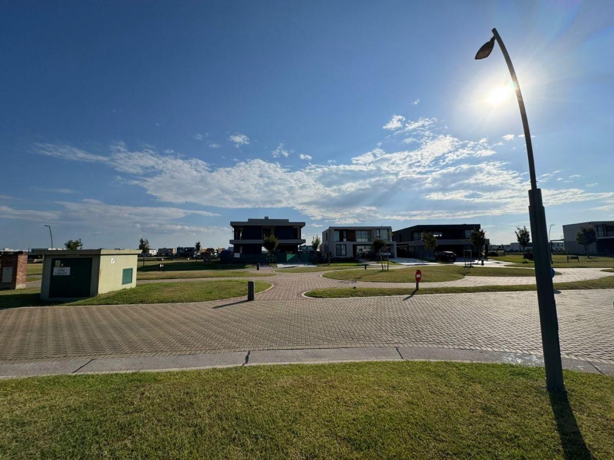 Terreno en venta - 603Mts2 - Puertos del Lago - Riberas