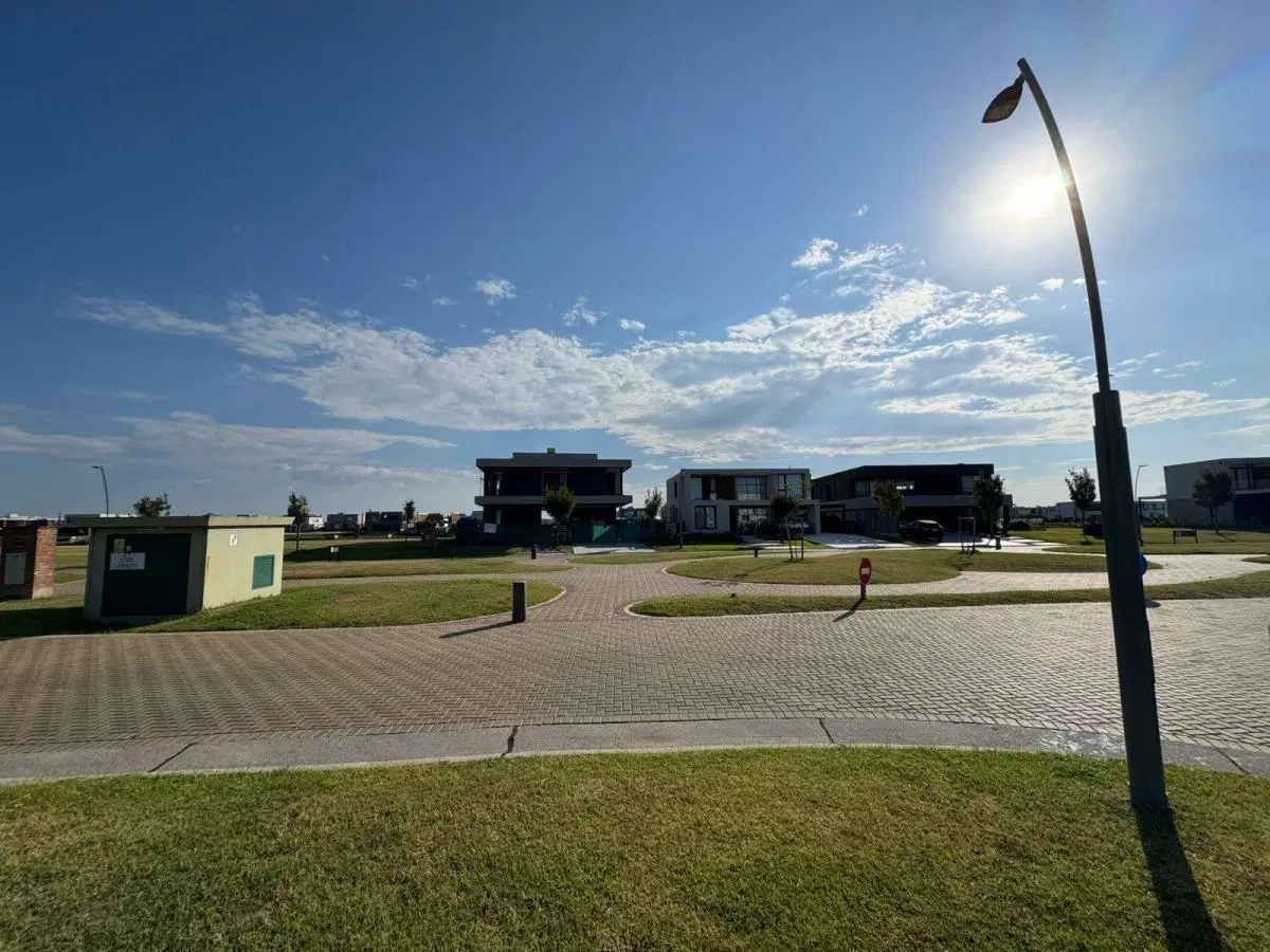 Terreno en venta - 603Mts2  - Puertos del Lago - Riberas 2