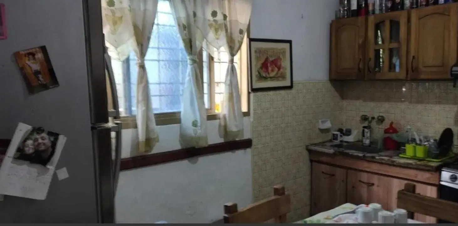 Casa en venta - 2 dormitorios 1 baño - 90mts2 - Lanús Oeste 5