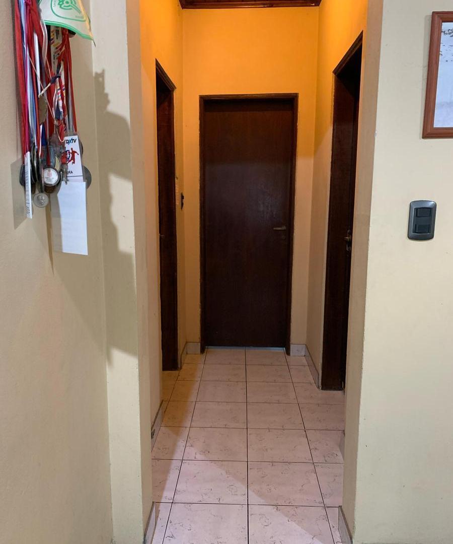 Foto de Casas en venta - 3 Dormitorios 2 Baños - 350Mts2 - San Carlos, imagen 2