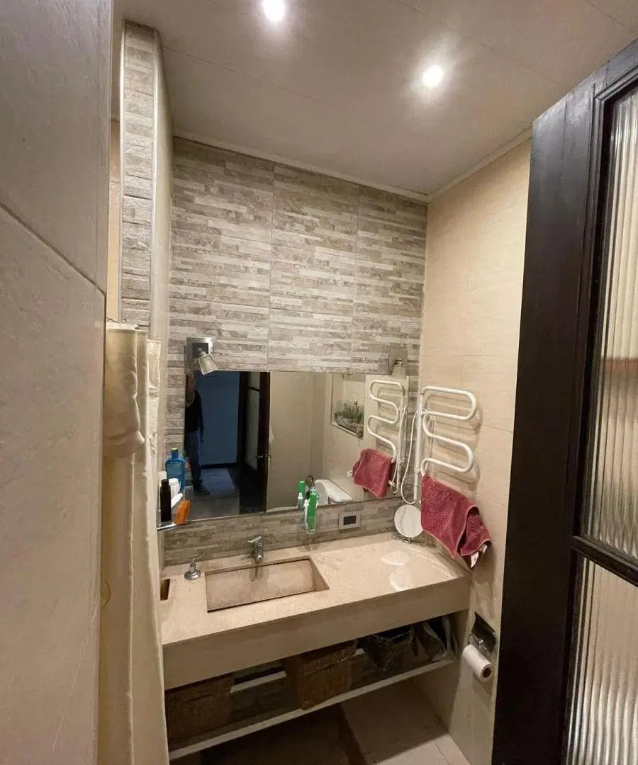 Casa en venta - 4 Dormitorios 2 Baños - 200Mts2 - Azul 3