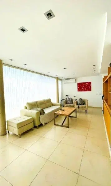 Casa en venta - 3 Dormitorios 3 Baños - Cochera - 520Mts2 - General Belgrano 5