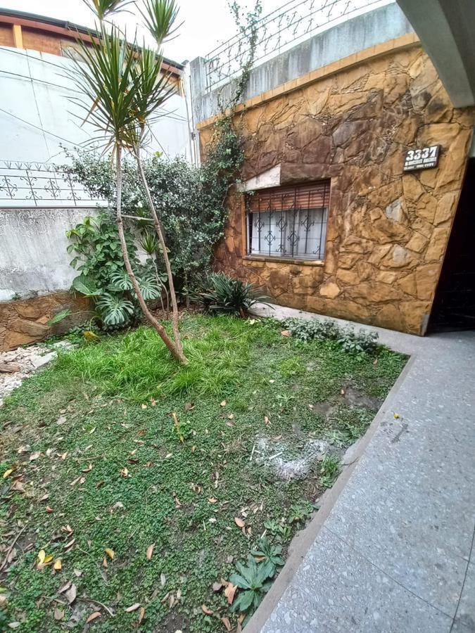 Casa en venta - 2 dormitorios 1 baño - 120mts2 - Lanús