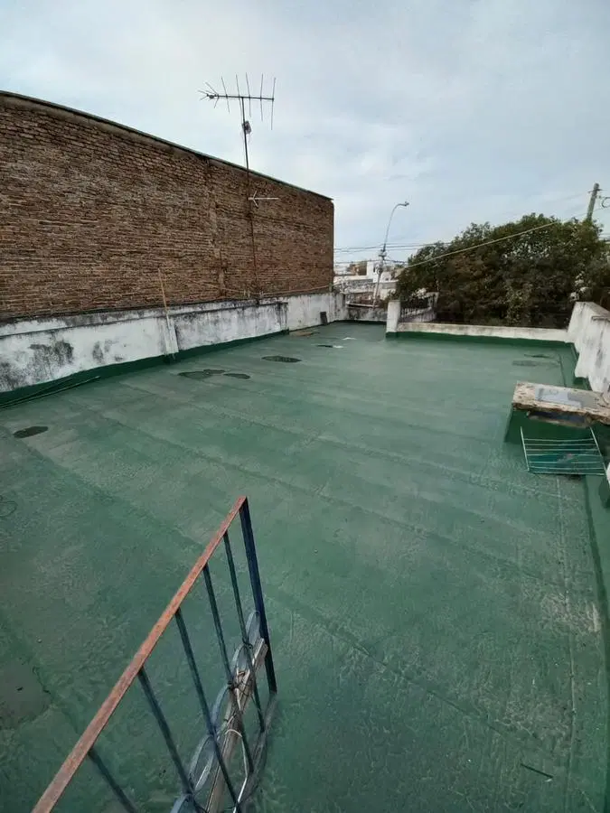 Casa en venta - 2 dormitorios 1 baño - 120mts2 - Lanús 5
