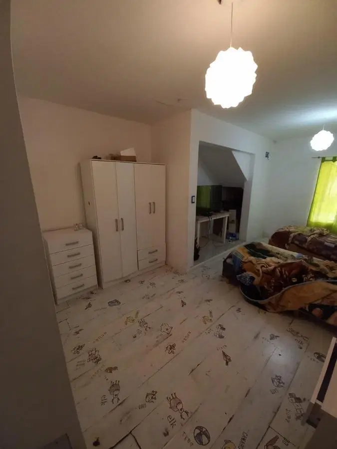 Casa en venta - 2 dormitorios 1 baño - 120mts2 - Lanús 3