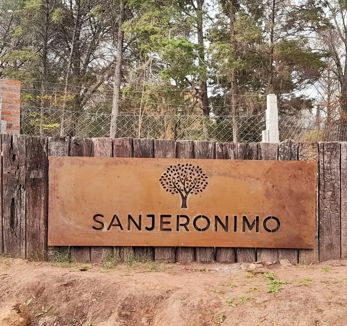 Terreno en venta - 300Mts2 - Parque San Jerónimo, Pilar 4