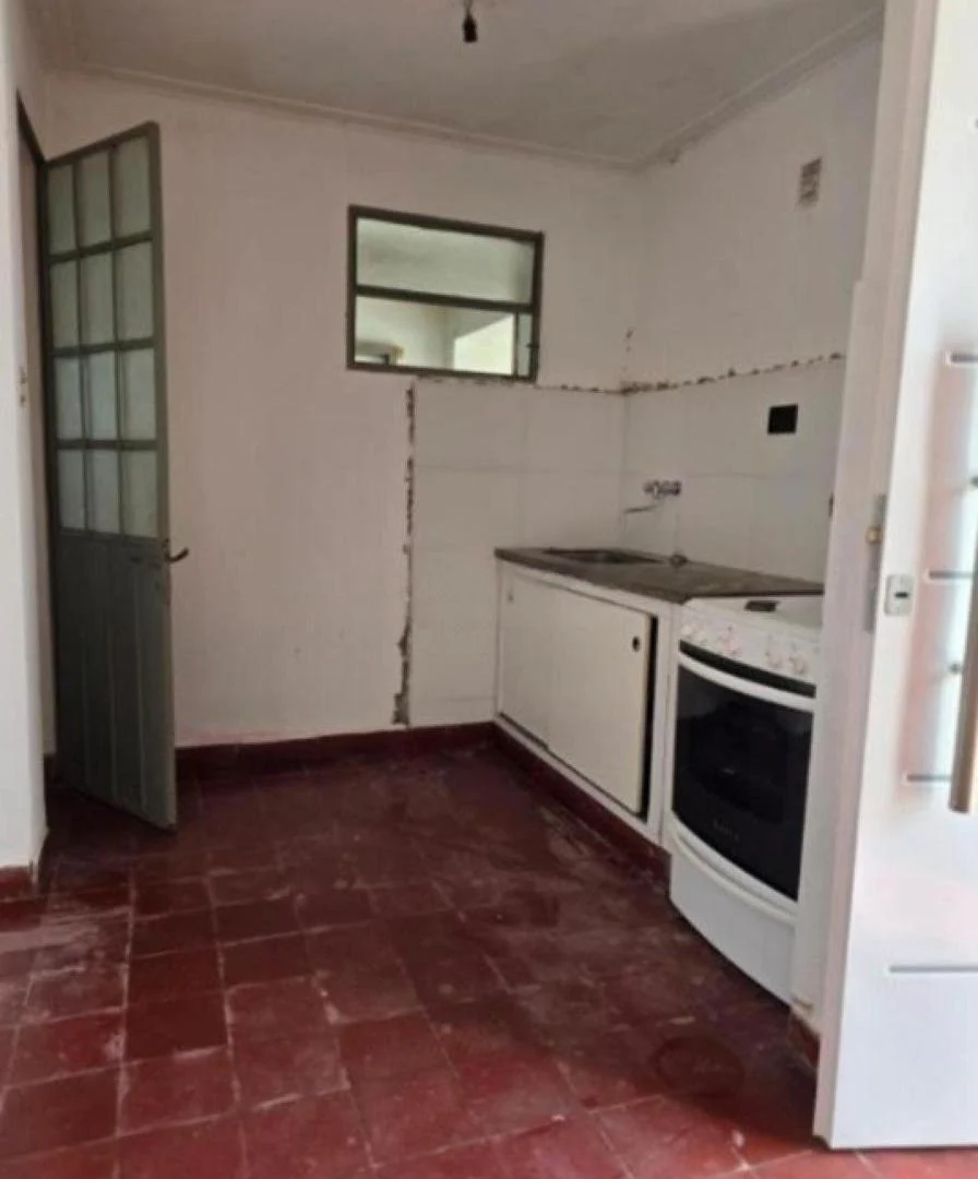 Foto de Casa en venta - 3 Dormitorios 1 Baño - Los Hornos, imagen 5