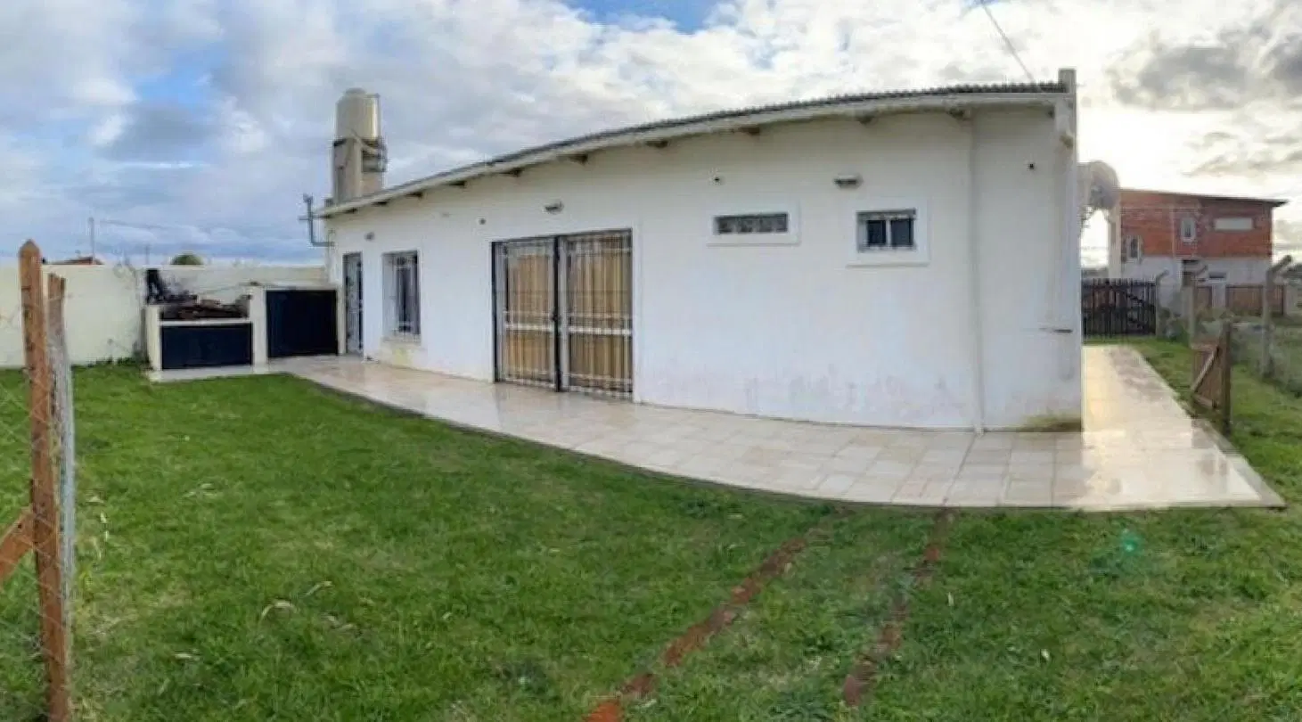 Casa en venta - 4 Dormitorios 2 Baños - Camet Norte 2