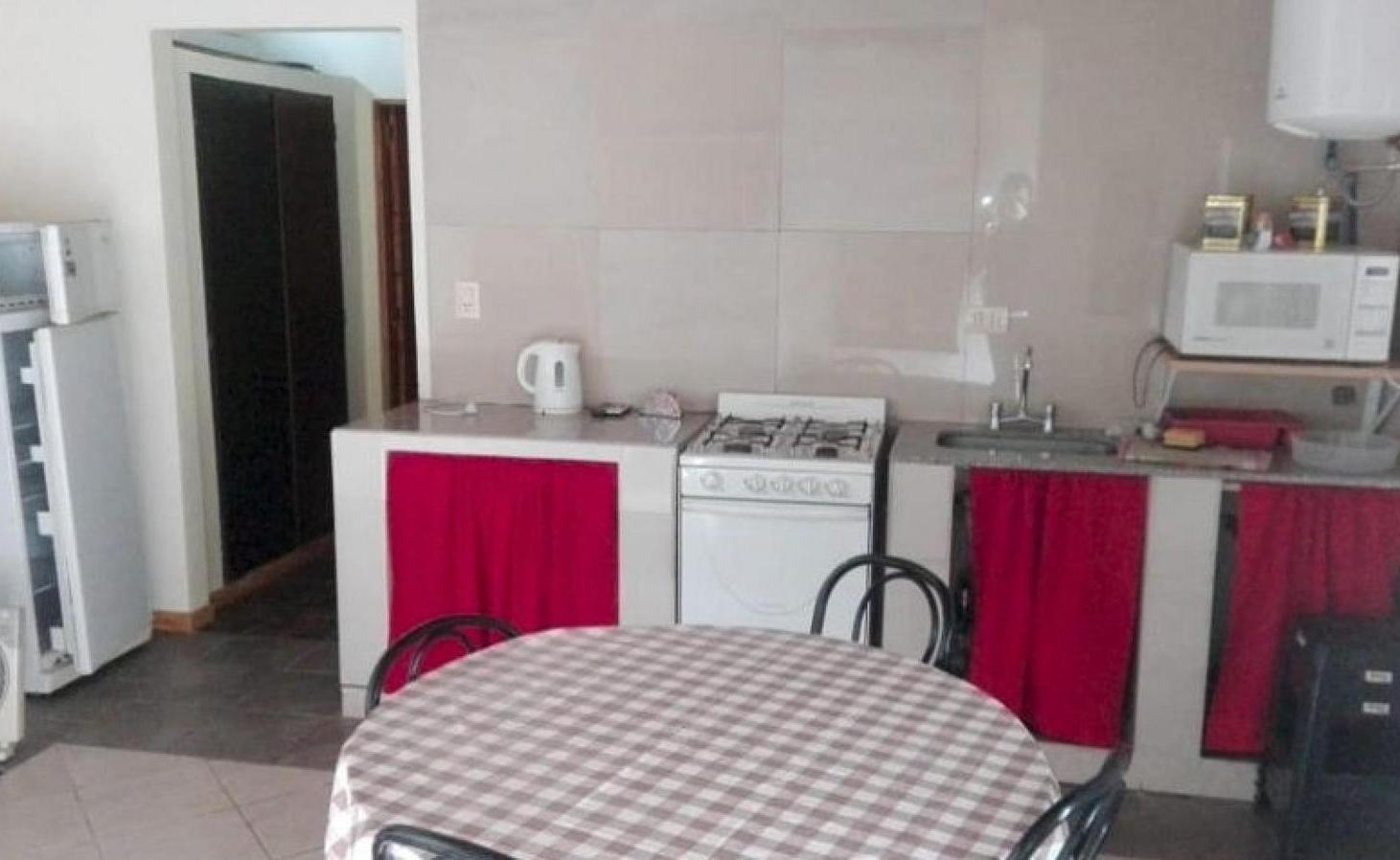 Foto de Casa en venta - 4 Dormitorios 2 Baños - Camet Norte, imagen 1