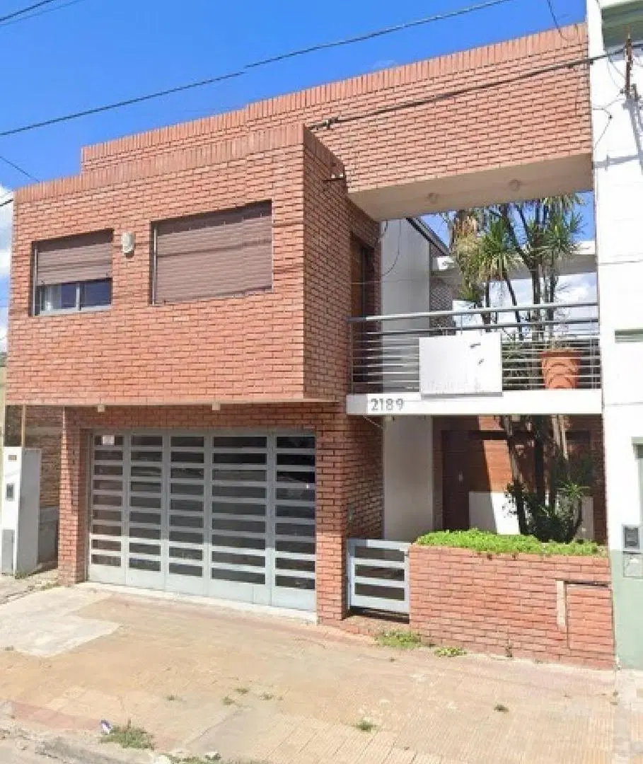 Casa en venta - 4 Dormitorios 2 Baños - Villa Elvira 2