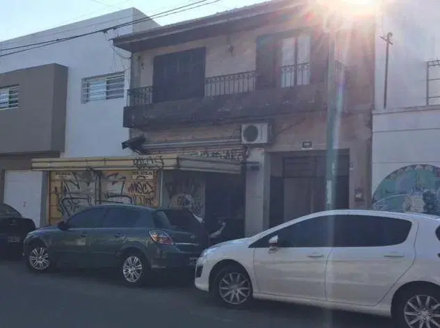 Local en venta - 1 baño kitchenette - 100 mts2 - La Plata 2