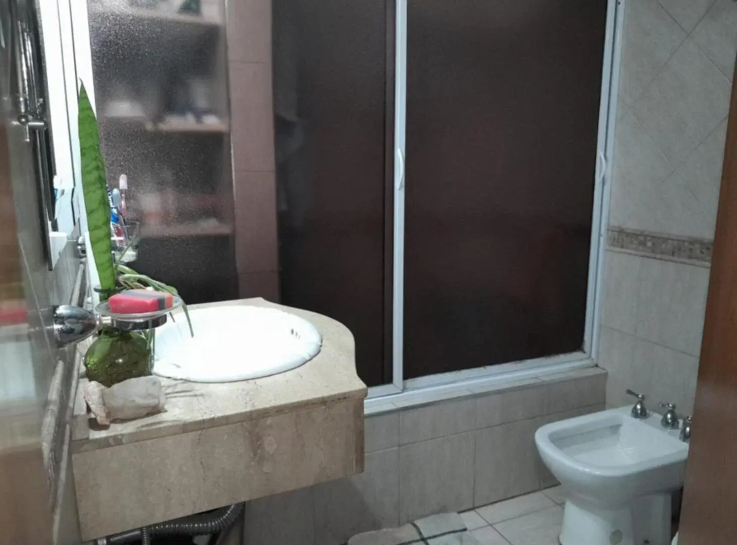 Casa en venta - 3 Dormitorios 2 Baños - Local - Lanús 5