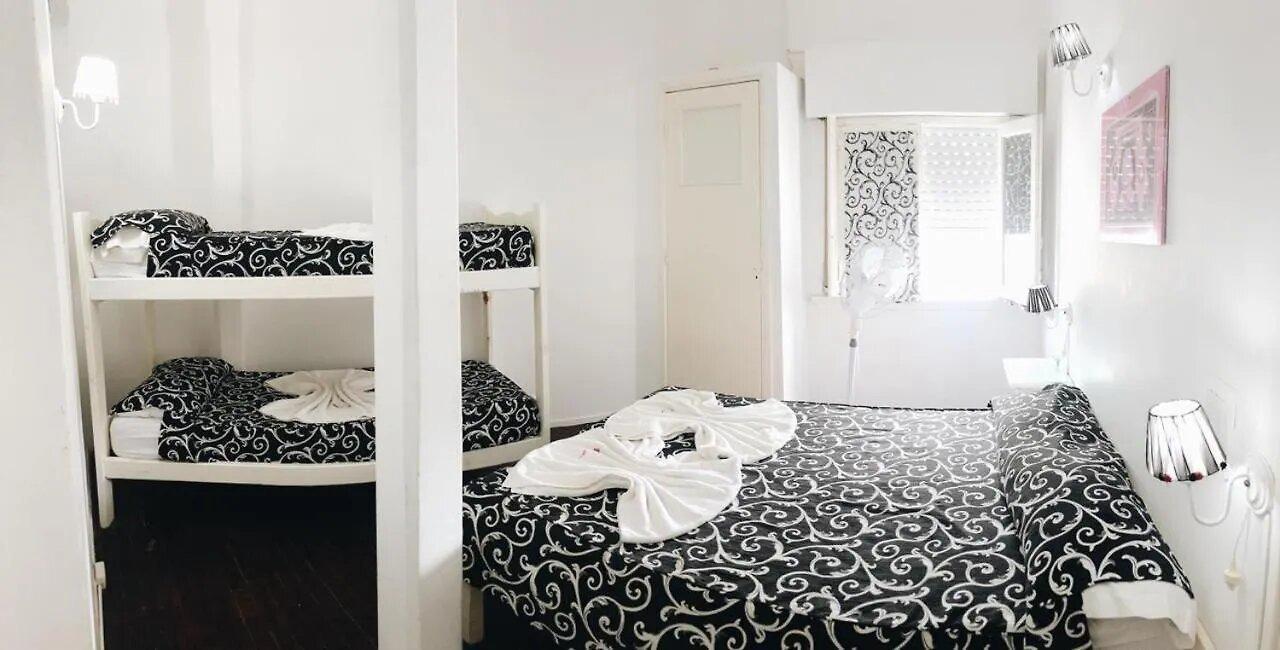 Hotel en alquiler - 54 Habitaciones - Villa Gesell
