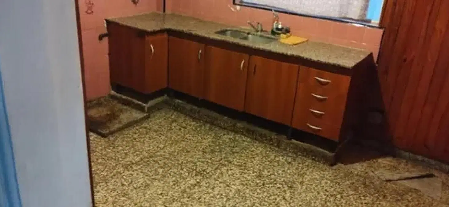 Casa en venta - 3 Dormitorios 2 Baños - Hurlingham 2