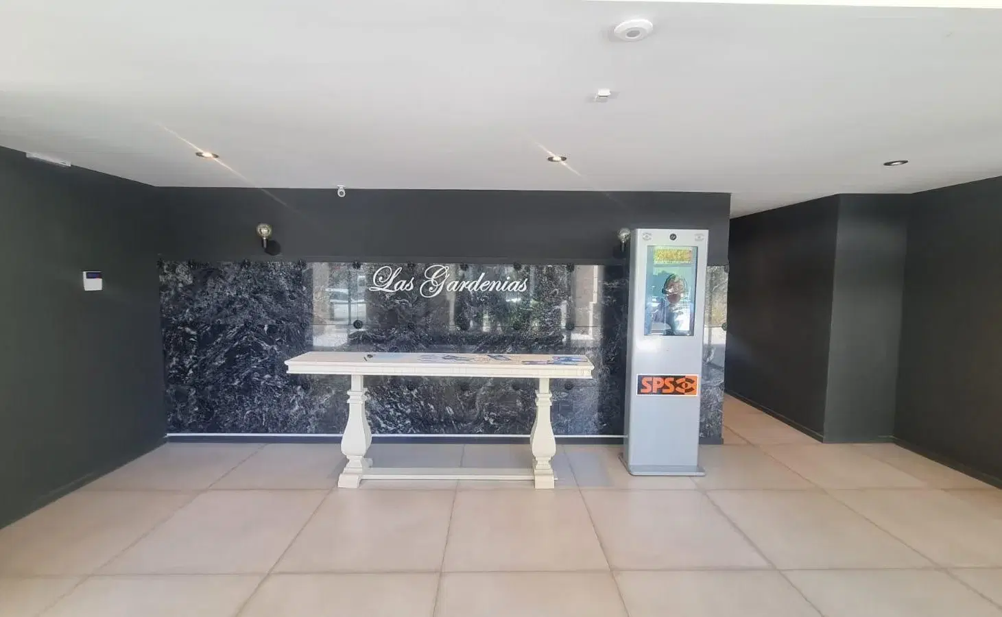 Departamento en venta - 2 Dormitorios 2 Baños - Ituzaingó 2