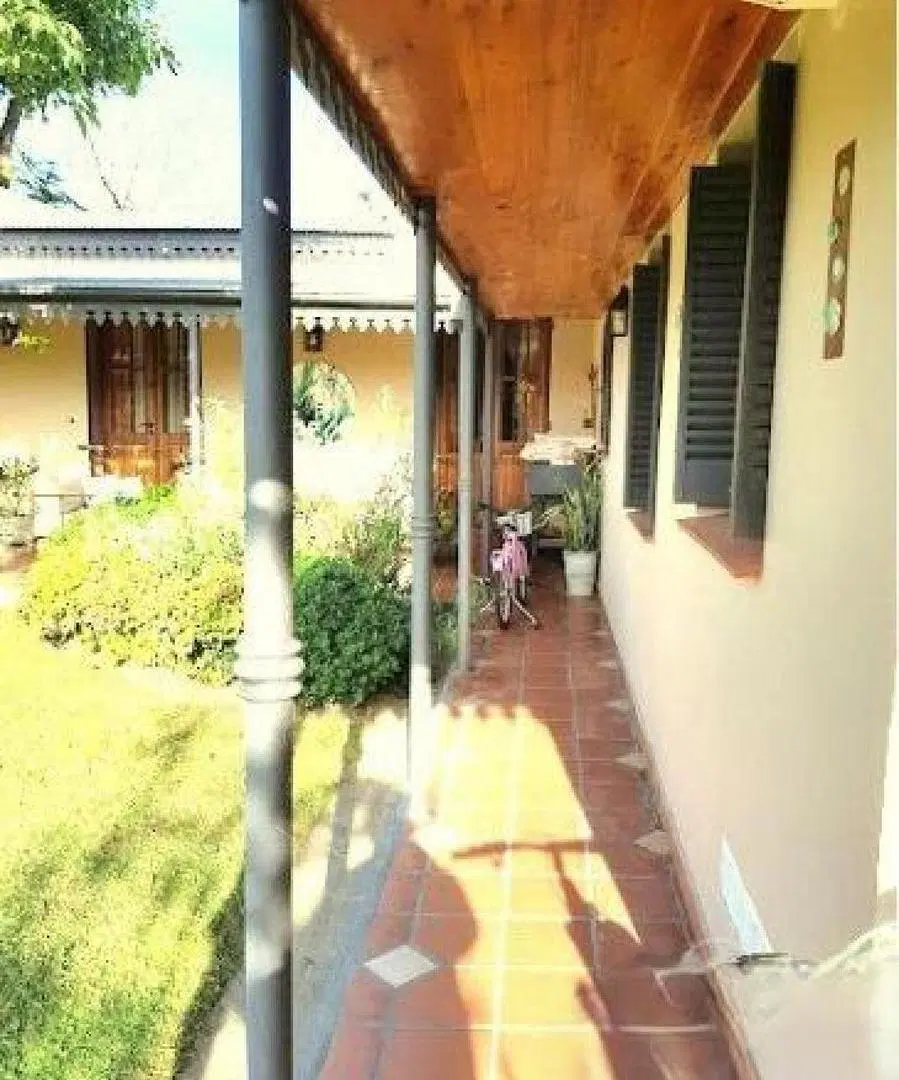 Casa en venta - 3 Dormitorios 2 Baños - Cochera - 625Mts2 - General Belgrano 4