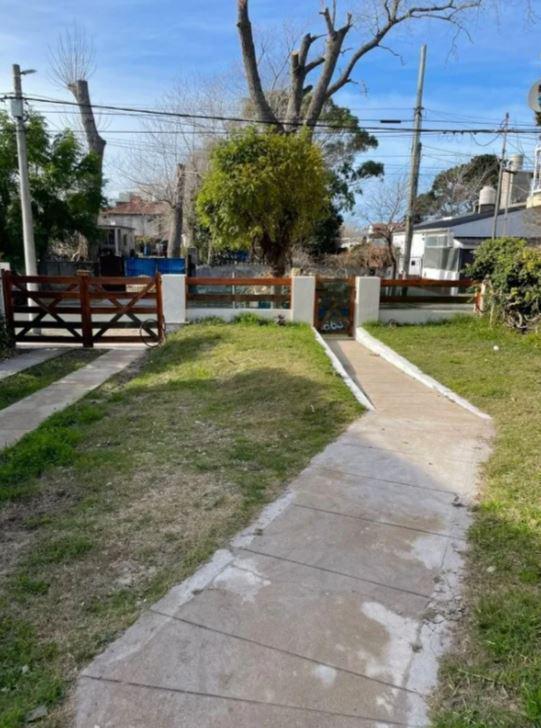 Casa en venta - 5 dormitorios 4 baños - 400mts2 - Mar De Ajó