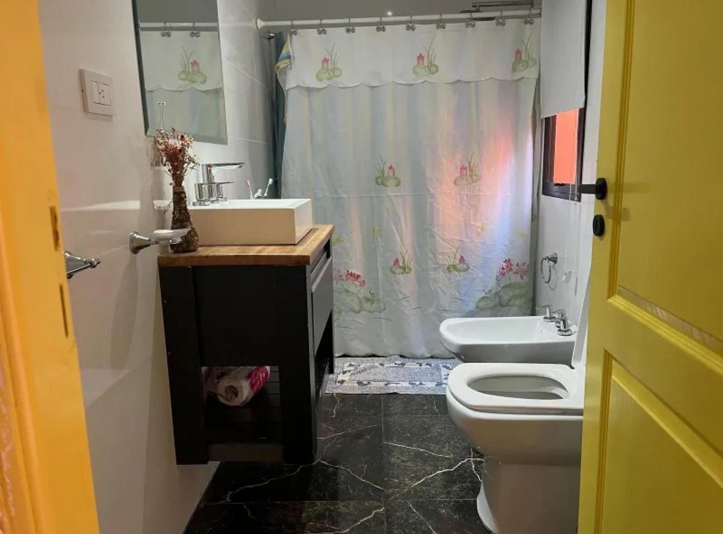 Foto de Casa en venta - 4 Dormitorios 2 Baños - Magdalena, imagen 2