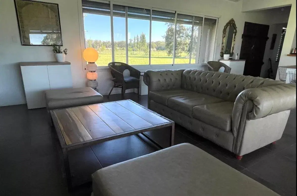 Casa en venta - 3 Dormitorios 2 Baños - 11.250Mts2 - San Miguel del Monte 4