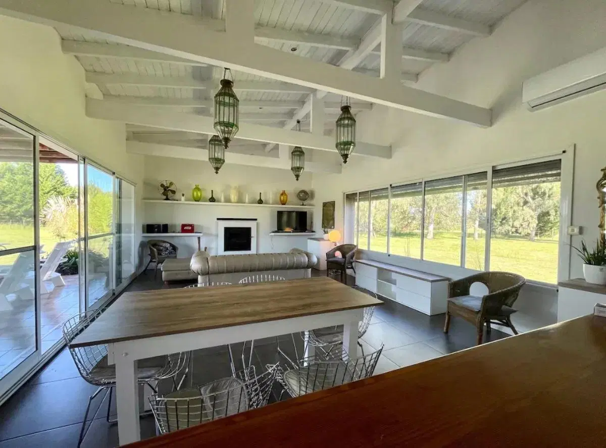 Casa en venta - 3 Dormitorios 2 Baños - 11.250Mts2 - San Miguel del Monte 2