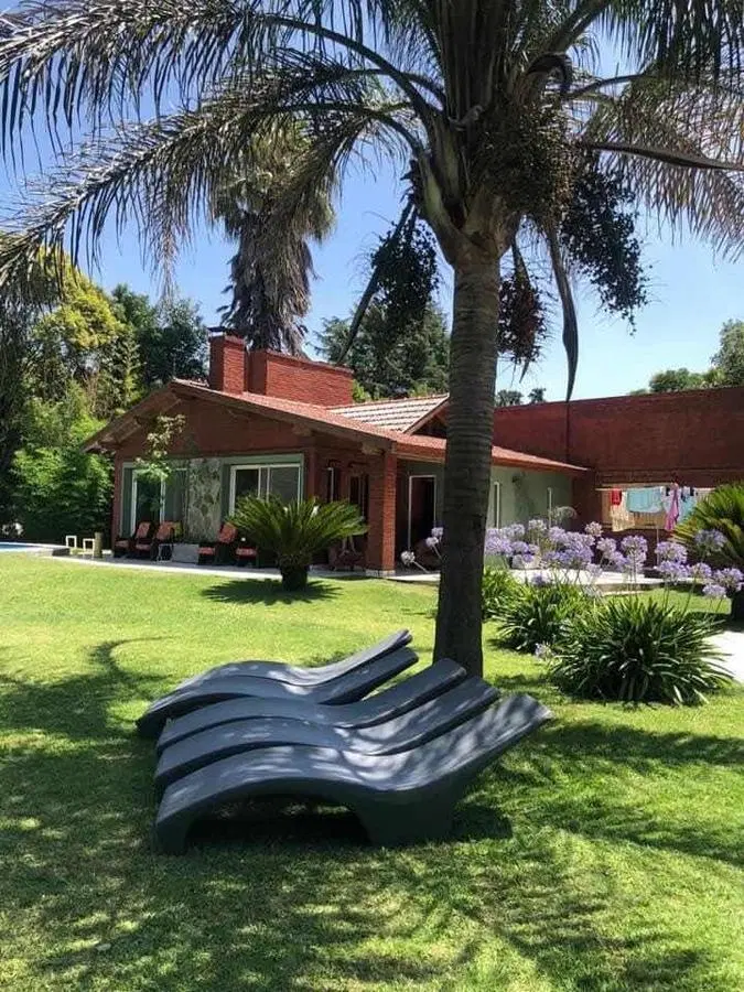 Casa en alquiler temporal - 4 dormitorios 4 baños - pileta y parque- Ezeiza 3