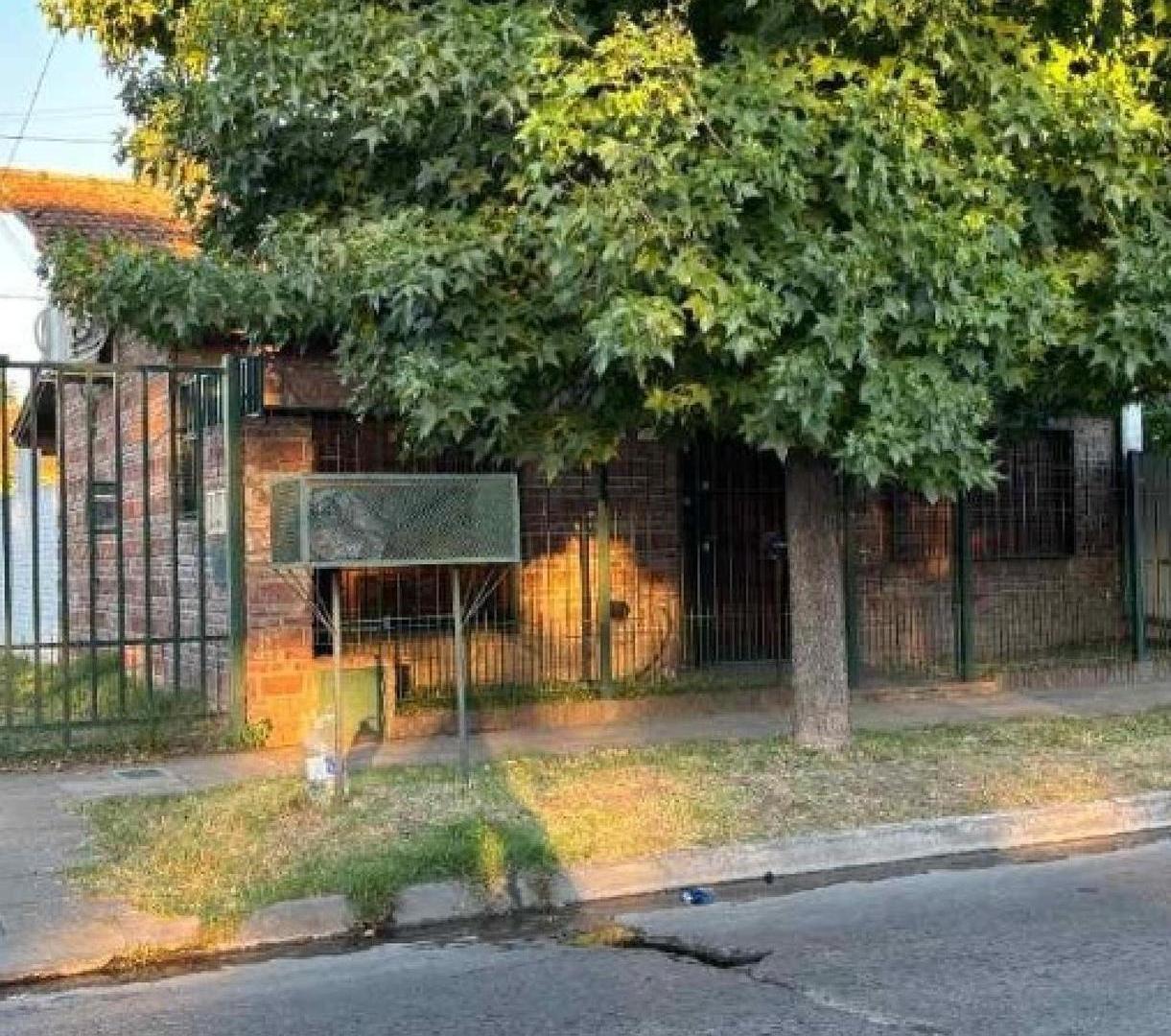 PH en venta - 3 Dormitorios 1 Baño - Hurlingham