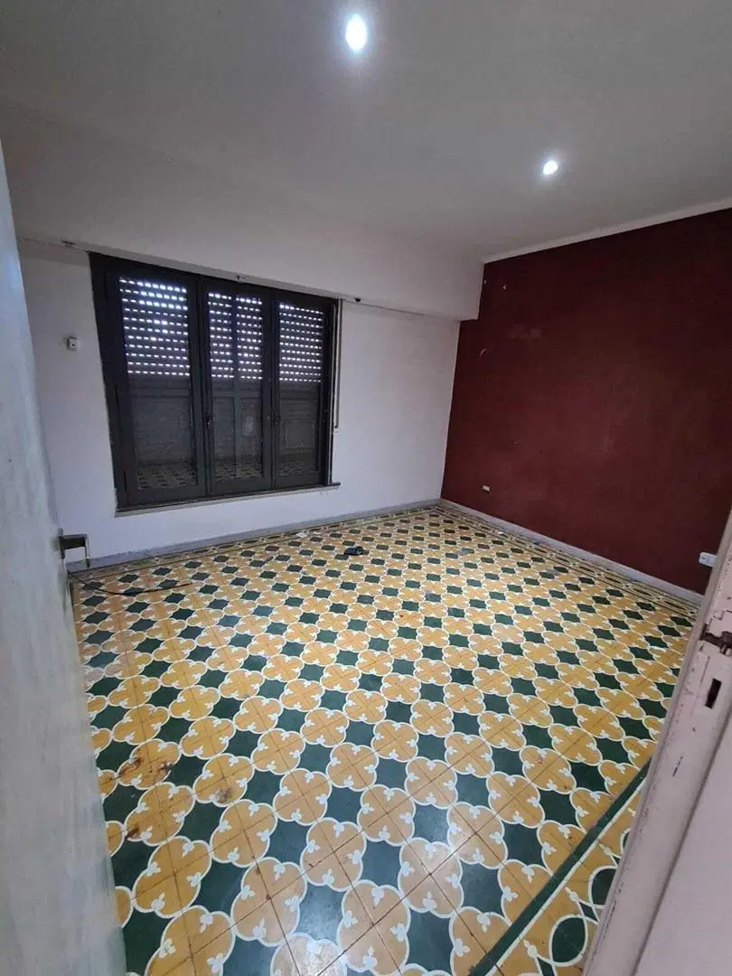 Casa en venta - 2 Dormitorios 2 Baños - Cochera - 430Mts2 - Quilmes 5