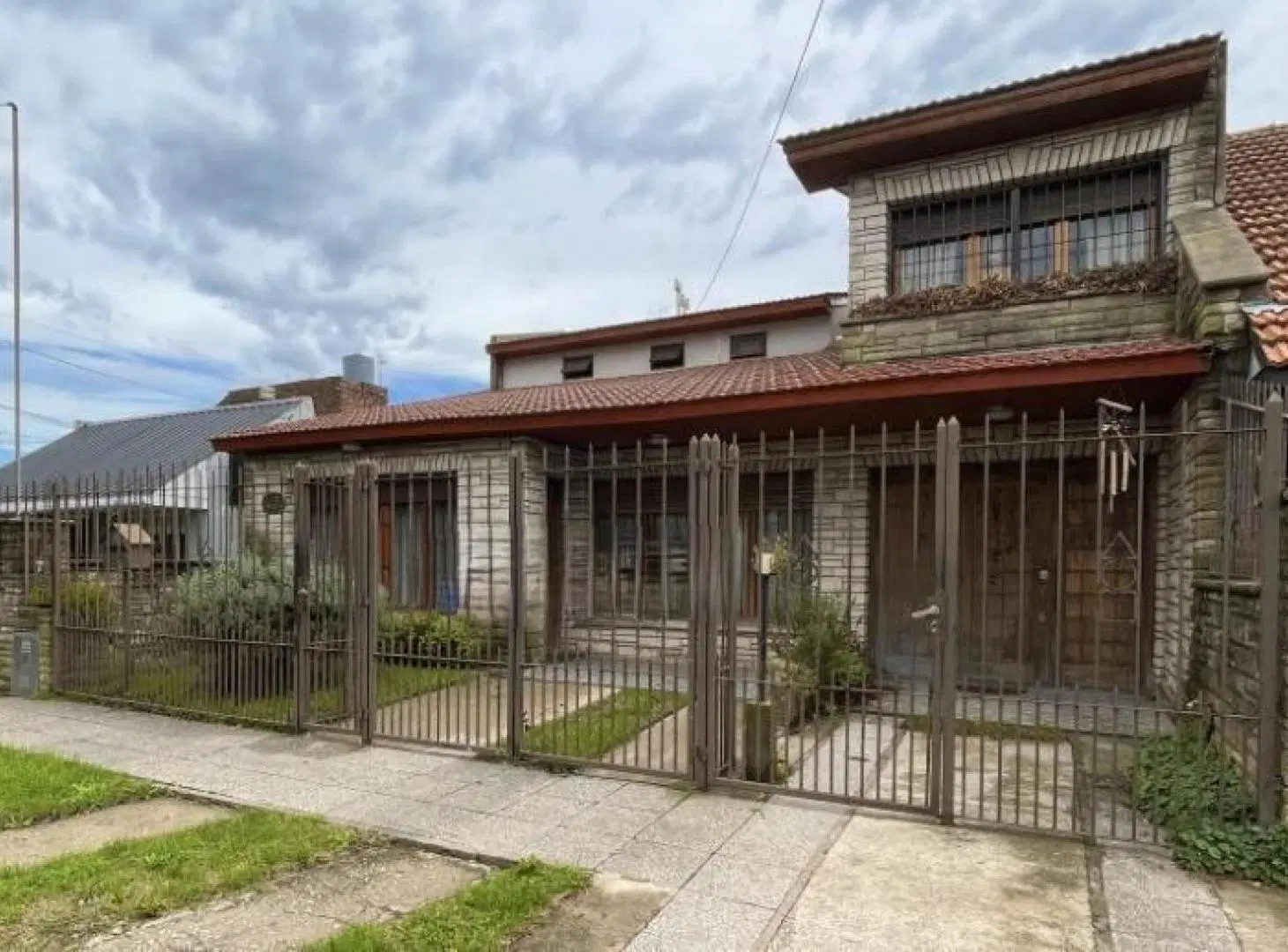Casa en venta - 4 Dormitorios 3 Baños - Cochera - 283Mts2 - Mar del Plata 3
