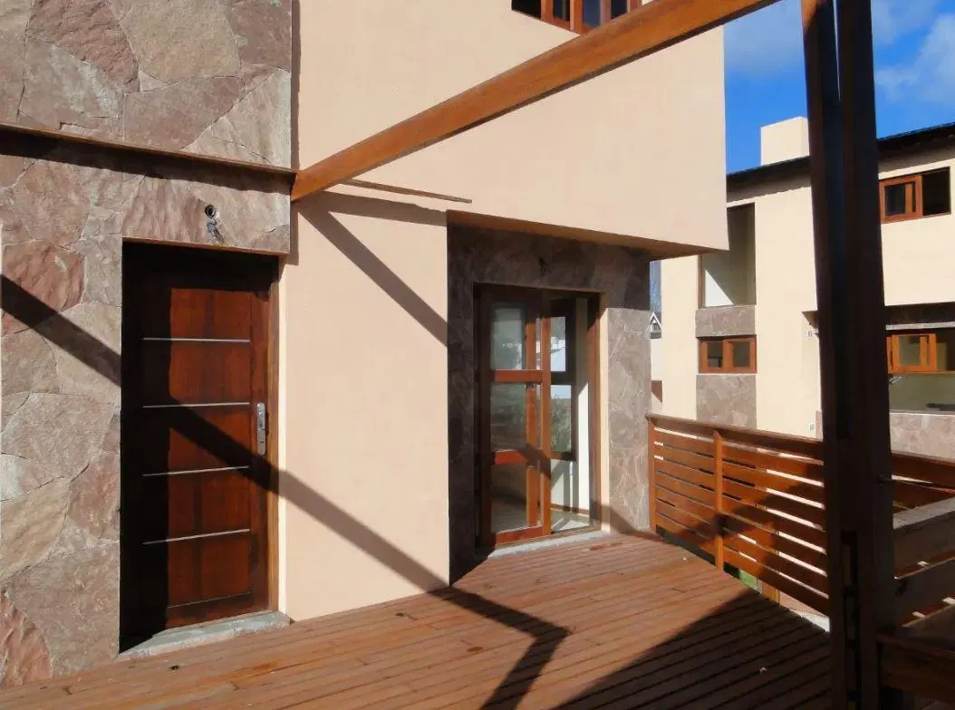 Casa en venta - 3 dormitorios 2 baños - Cochera - 115mts2 - San Bernardo Del Tuyu 2