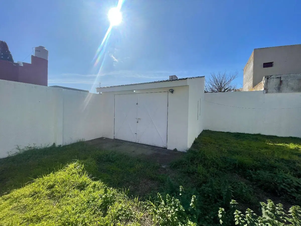 Casa en venta - 3 dormitorios 2 baños - 170mts2  - San Clemente Del Tuyú 3