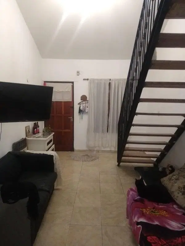 Casa en venta - 3 dormitorios 1 baño - 80mts2 - Temperley 3