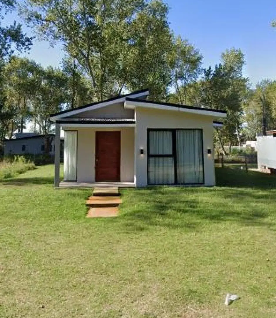 Casa en venta - 3 Dormitorios 2 Baños - Costa del Este 5