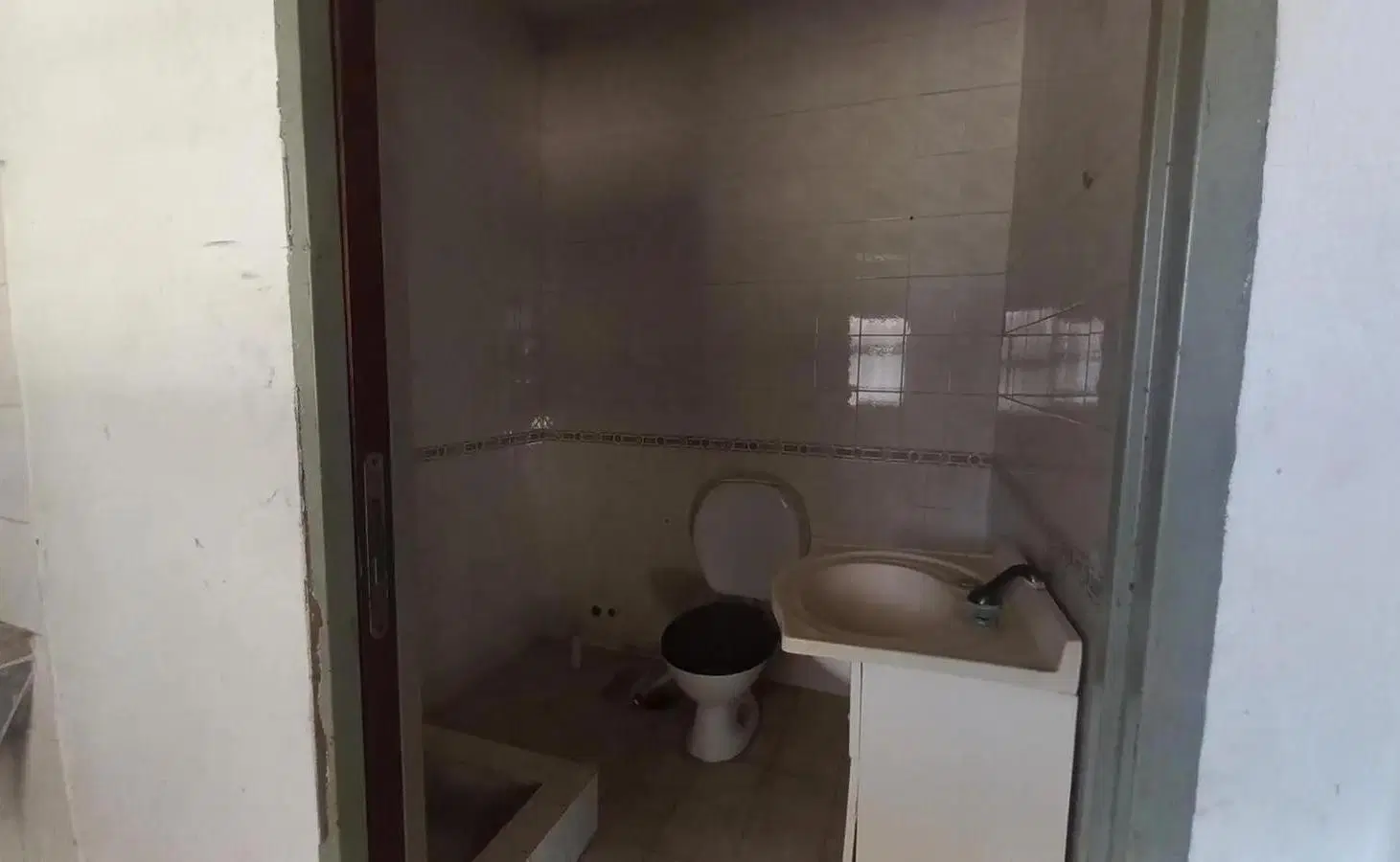 Casa en venta - 4 Dormitorios 1 Baño - Ministro Rivadavia 2