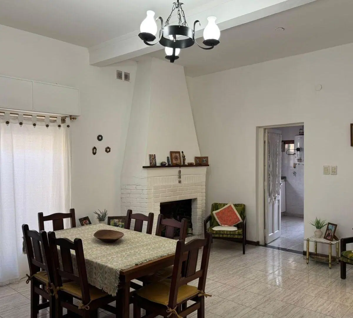 Casa en venta - 3 Dormitorios  1 Baño - 196mts2 - Chivilcoy 3