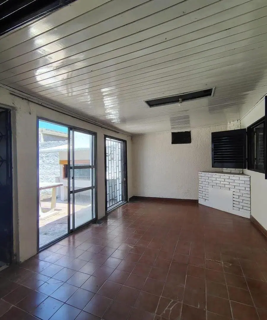 Casa en venta - 2 Dormitorios 1 Baño - 220Mts2 - Río Cuarto 2