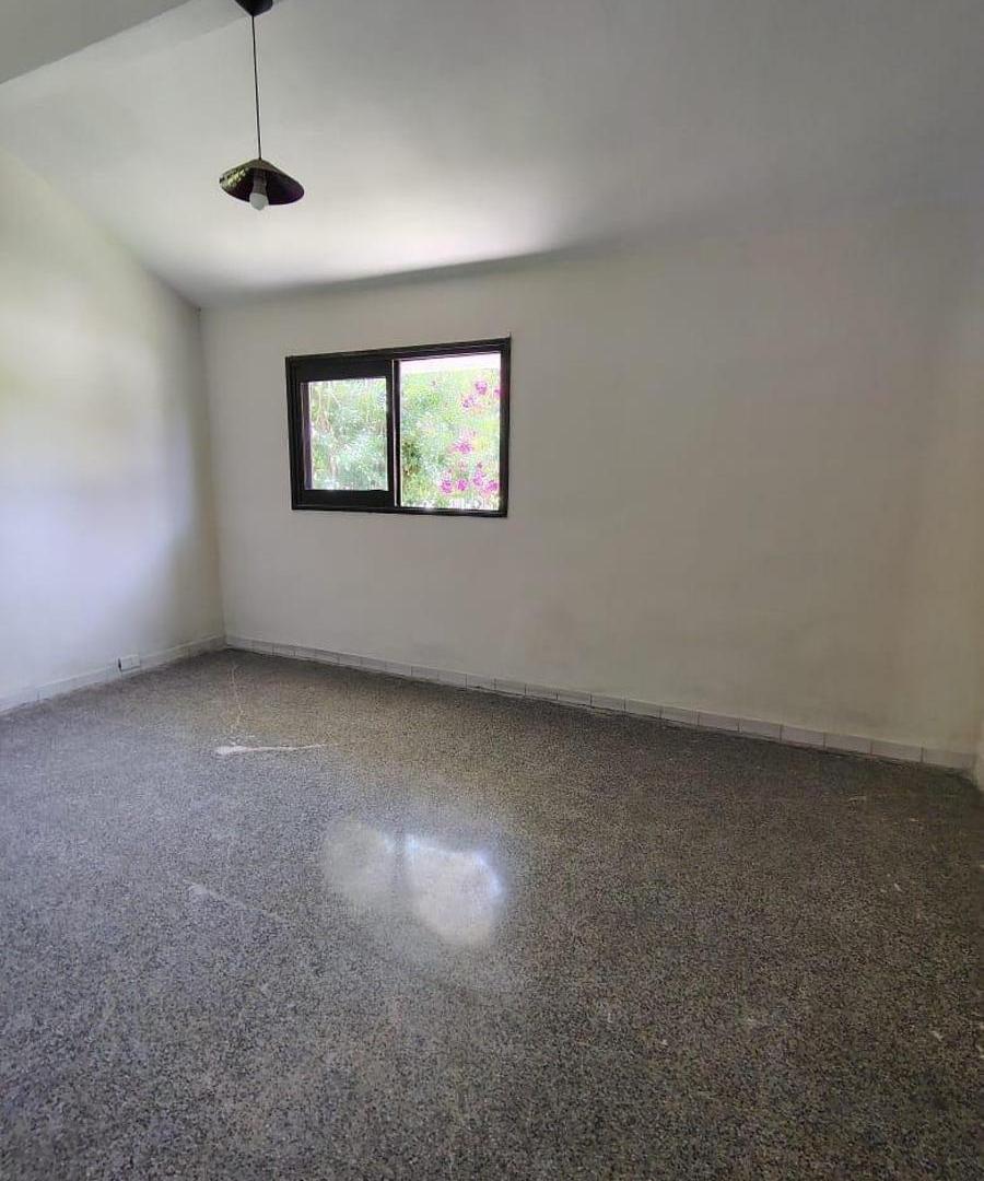 Foto de Casa en venta - 2 Dormitorios 1 Baño - 220Mts2 - Río Cuarto, imagen 4