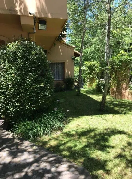 Casa VENTA 4 dormitorios -4 baños -590mts2 totales- Ranelagh 2