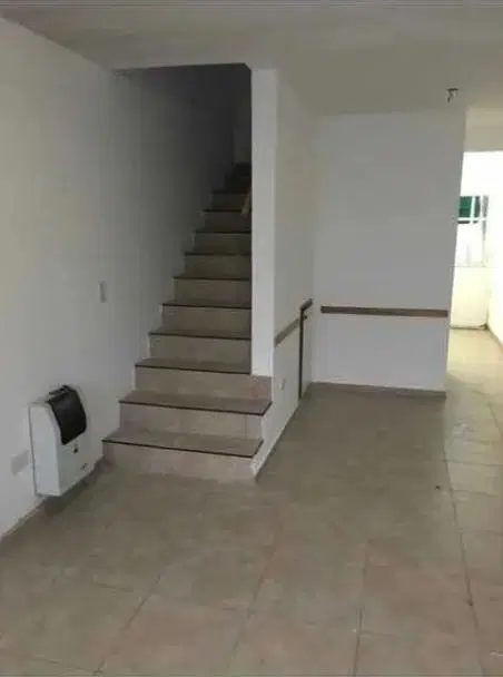 Dúplex en venta - 2 dormitorios 2 baños - cochera - 103mts2 - Los Hornos, La Plata 4