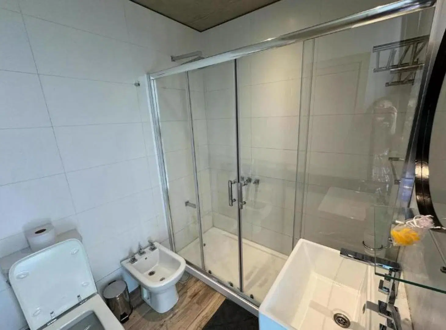 Casa en venta - 3 Dormitorios 3 Baños - Cochera - Pinamar 8