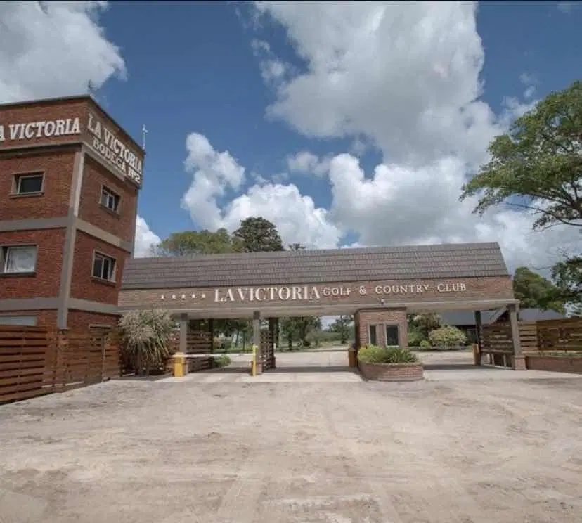 Terreno en venta - 1049Mts2 - La Victoria, General Madariga 3
